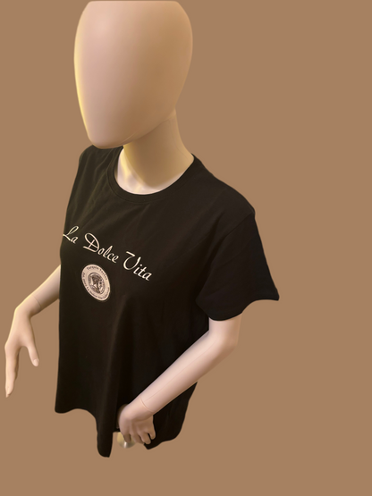 Women’s Cursive La dolce Vita coin tee black
